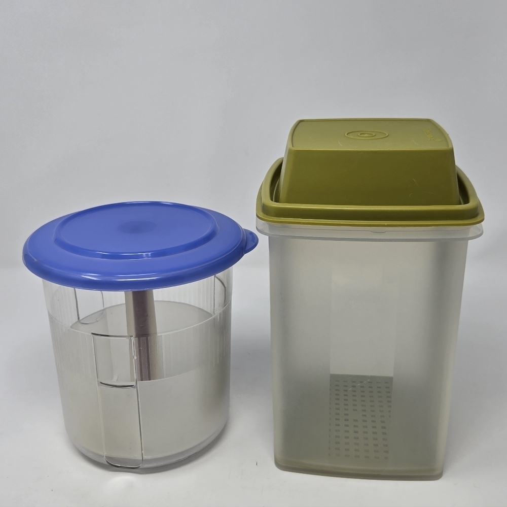 VINTAGE TUPPERWARE PICK A DELI SET OF 2 CONTAINTERS FOOD STORAGE ROUND & SQUARE